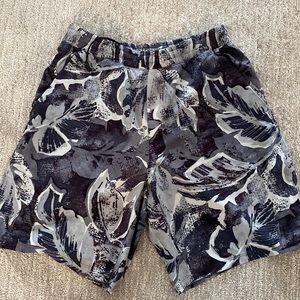 Lululemon lined 9” pace breaker shirts